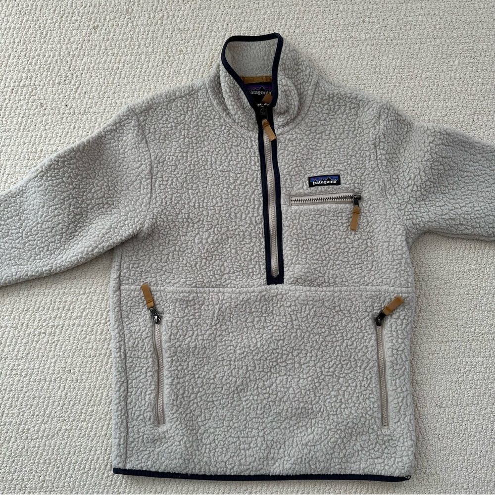Patagonia Cream Sherpa Fleece Pullover with Navy Trim - Picture 3 of 7